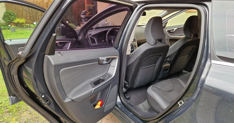 Volvo XC 60 cena 59000 przebieg: 310000, rok produkcji 2013 z Szczytno małe 211